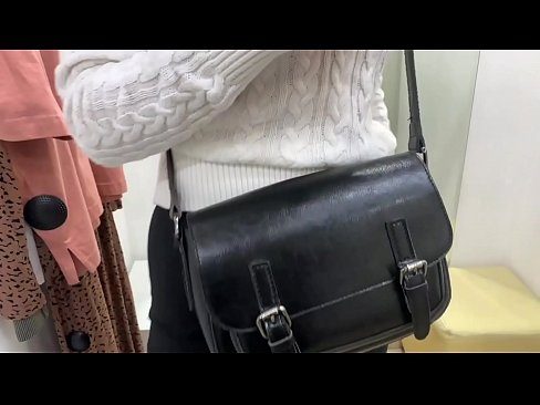 ❤️ Almenn sjálfsfróun ungrar tíkar FeralBerry með dildó í mátunarklefa ️ Endaþarmsmyndband á is.xxxpornolive.ru ❤